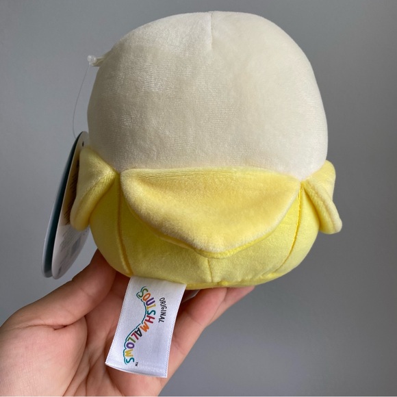 ✨SOLD✨ Junie the Banana 5” Squishmallows 2024 - Picture 2 of 5